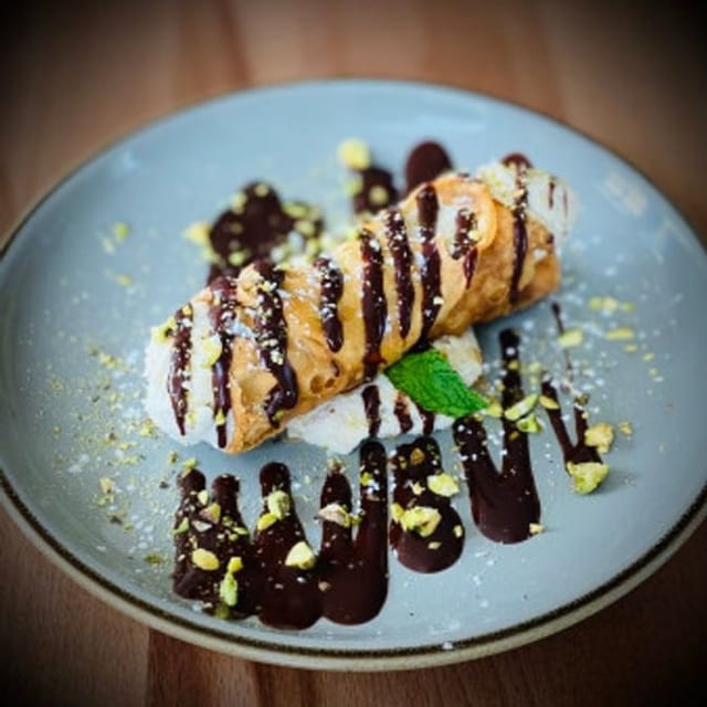 Cannoli.